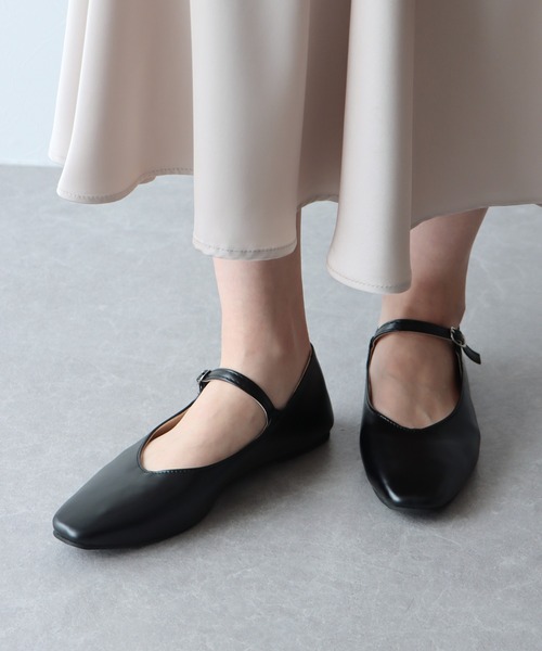 BLUEEAST（ブルーイースト）の「ストラップフラットシューズ（パンプス・レディース・オフホワイト/シルバー/ブラック・MEDIUM/LARGE）」の15枚目の写真