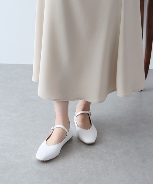 BLUEEAST（ブルーイースト）の「ストラップフラットシューズ（パンプス・レディース・オフホワイト/シルバー/ブラック・MEDIUM/LARGE）」の10枚目の写真