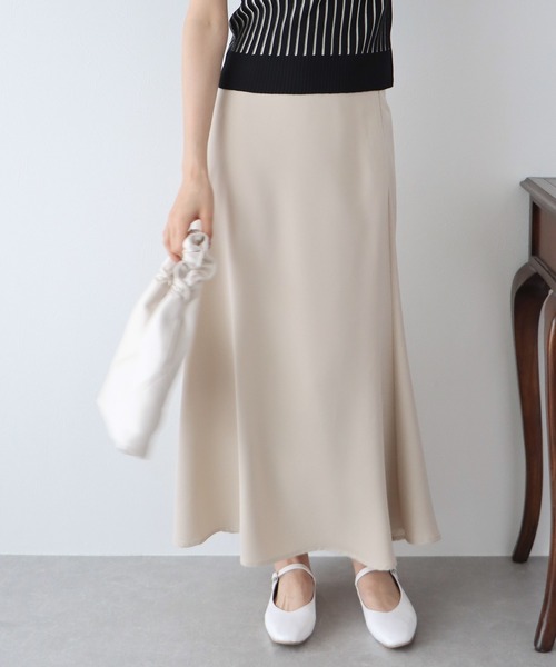 BLUEEAST（ブルーイースト）の「ストラップフラットシューズ（パンプス・レディース・オフホワイト/シルバー/ブラック・MEDIUM/LARGE）」の12枚目の写真