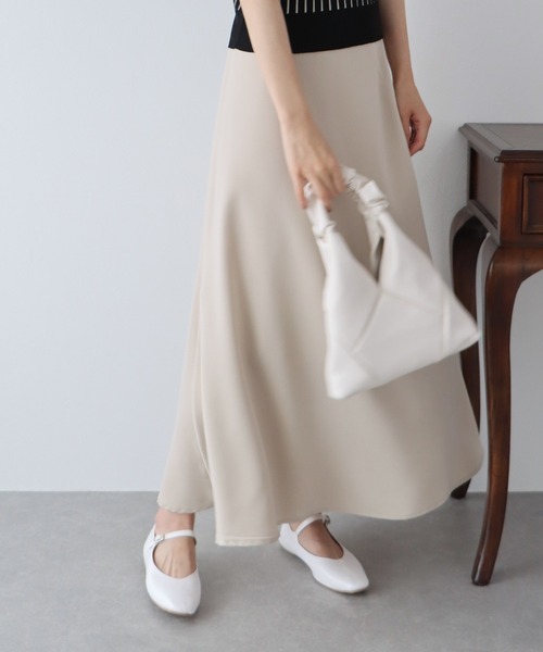 BLUEEAST（ブルーイースト）の「ストラップフラットシューズ（パンプス・レディース・オフホワイト/シルバー/ブラック・MEDIUM/LARGE）」の11枚目の写真