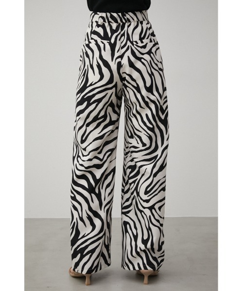 AZUL by moussy(アズールバイマウジー)の「CENTER SEAM ZEBRA PANTS/センターシームゼブラパンツ(その他パンツ・レディース・ホワイト系その他/ベージュ系その他・SMALL/MEDIUM)」の15枚目の写真