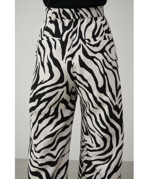 AZUL by moussy（アズールバイマウジー）の「CENTER SEAM ZEBRA