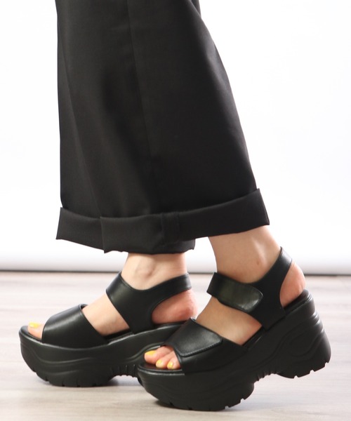 lus.（ラスドット）の「ベルクロ厚底サンダル8.5㎝ボリュームソール（サンダル・レディース・ブラック・S/L/LL/3L/SS/M）」の3枚目の写真