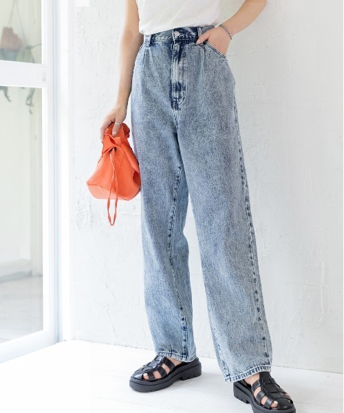 ad thie（アドティエ）の「ハイウエスト 後ろゴム フロントタックデニムパンツ（デニムパンツ・レディース・オフホワイト/ブラック/サックスブルー/インディゴブルー/ケミカルウォッシュ・LARGE/MEDIUM/SMALL）」の5枚目の写真