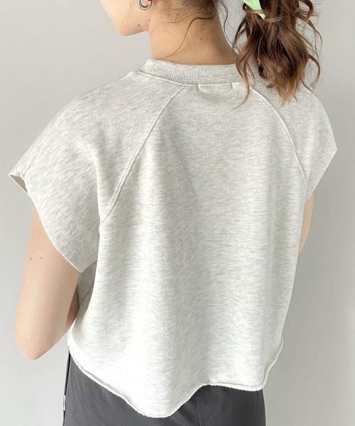 classicalelf（クラシカルエルフ）の「ラフにキマル。クロップド丈切りっぱなしスウェットトップス。（Tシャツ/カットソー・レディース・ブラック/アイボリー/グレー・LARGE/MEDIUM/SMALL/X-LARGE）」の18枚目の写真