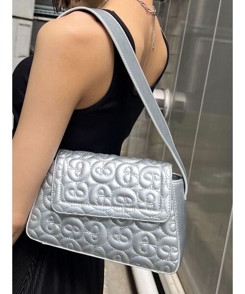 EMODA（エモダ）の「マークキルティングバッグ（ハンドバッグ・レディース・アイボリー/シルバー/ブラック・FREE）」の3枚目の写真