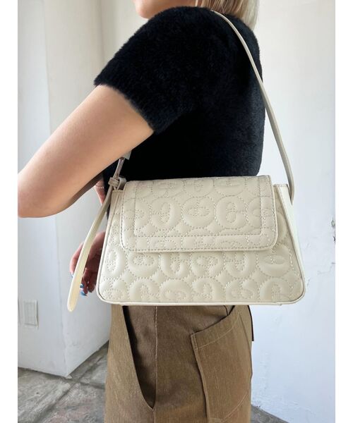 EMODA（エモダ）の「マークキルティングバッグ（ハンドバッグ・レディース・アイボリー/シルバー/ブラック・FREE）」の5枚目の写真