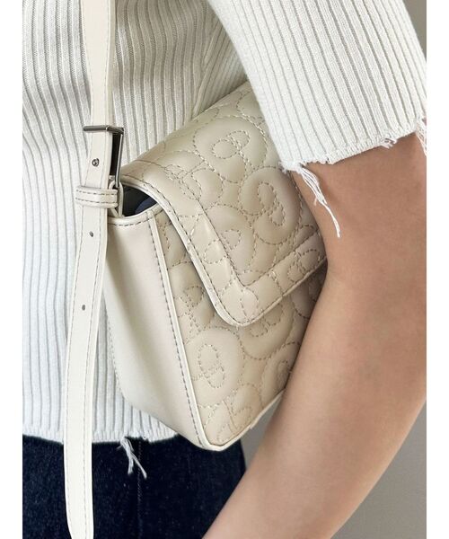 EMODA（エモダ）の「マークキルティングバッグ（ハンドバッグ・レディース・アイボリー/シルバー/ブラック・FREE）」の8枚目の写真