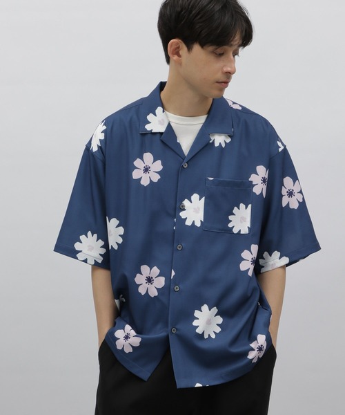 LAKOLE（ラコレ）の「フラワーモチーフ柄半袖シャツ / 908048（シャツ