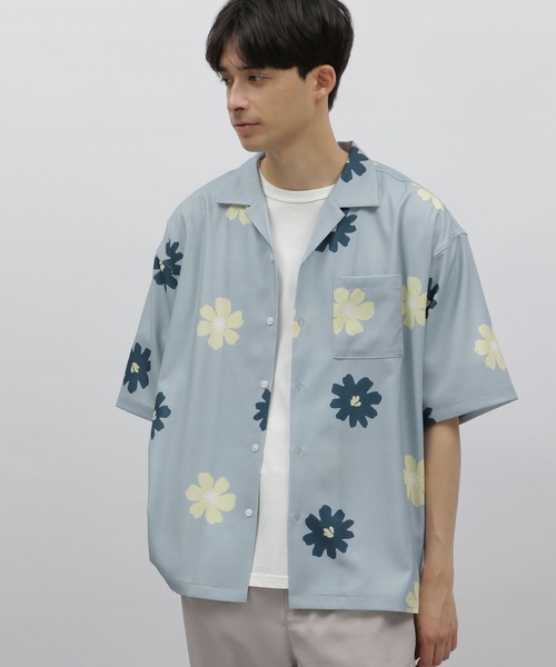 LAKOLE（ラコレ）の「フラワーモチーフ柄半袖シャツ / 908048（シャツ