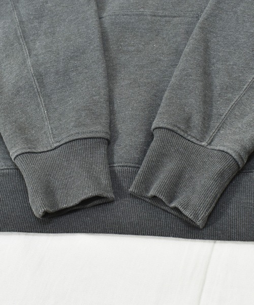Champion(チャンピオン)の「【ヴィンテージ古着】Champion / チャンピオン SUPER FLEECE ロゴ刺繍 スウェットパーカー(パーカー・メンズ・グレー・LARGE)」の2枚目の写真