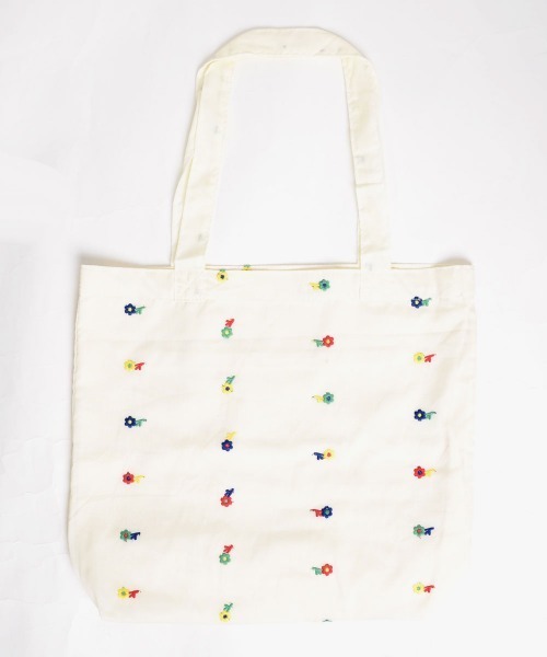 TONE SELECT GOODS(トーンセレクトグッズ)の「【urge select】レトロ フラワー刺繍 トートバッグ【A4サイズ収納可能】(トートバッグ・レディース・ホワイト系1/ホワイト系2・FREE)」の4枚目の写真