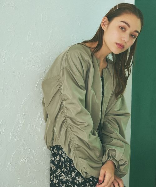 mysty woman（ミスティウーマン）の「袖ボリュームノーカラーブルゾン　970907（ブルゾン・レディース・ブラウン系その他/カーキ/ホワイト系その他/ブラック・FREE）」の9枚目の写真