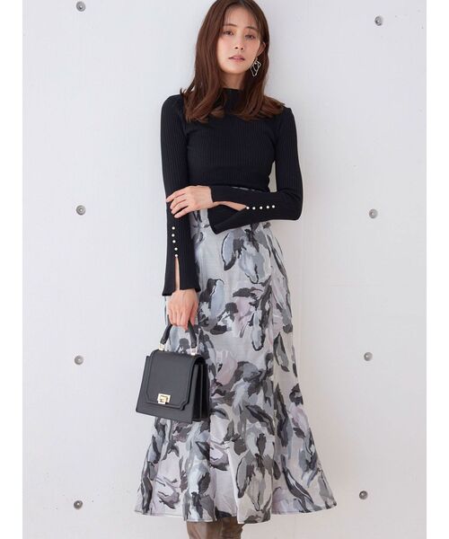 MERCURYDUO(マーキュリーデュオ)の「パール付きフレアスリーブリブニット(ニット/セーター・レディース・アイボリー/ブラック/ベージュ/ラベンダー/チャコールグレー・FREE)」の7枚目の写真