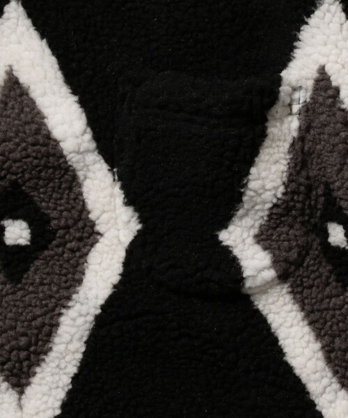 BEAMS PLUS(ビームスプラス)の「BEAMS PLUS / ジャカード ボアフリース クルーネック(スウェット・メンズ・ブラック/ライトグレー・L/M/XL/SMALL)」の16枚目の写真