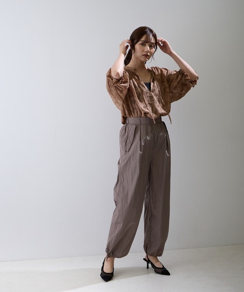 FLEUR DE KALINA(フレールドゥカリーナ)の「【FLEUR DE KALINA/フレール ドゥ カリーナ】ドローストリング ナイロンシャカシャカ パンツ(その他パンツ・レディース・ブラック/モカ・FREE)」の5枚目の写真