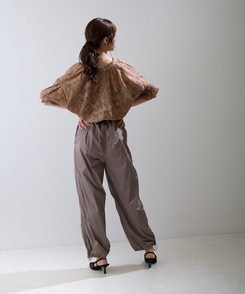 FLEUR DE KALINA(フレールドゥカリーナ)の「【FLEUR DE KALINA/フレール ドゥ カリーナ】ドローストリング ナイロンシャカシャカ パンツ(その他パンツ・レディース・ブラック/モカ・FREE)」の8枚目の写真