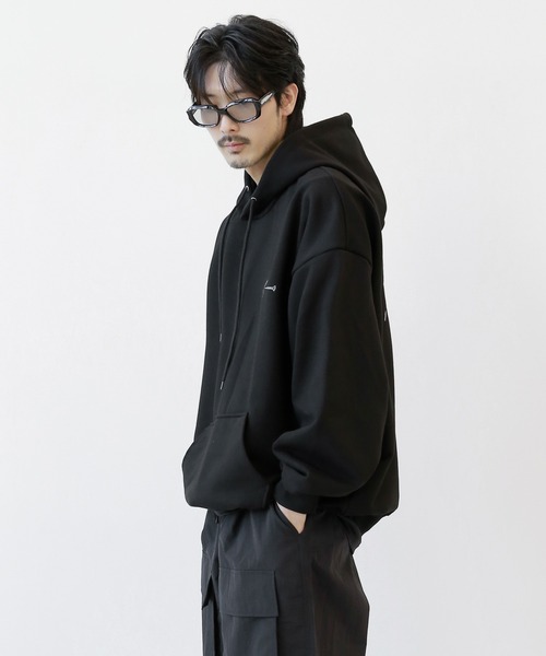 minsobi(ミンソビ)の「ネイルヘビーフーディー プルオーバーパーカー(スウェット・メンズ・ベージュ/ブラック・FREE)」の6枚目の写真