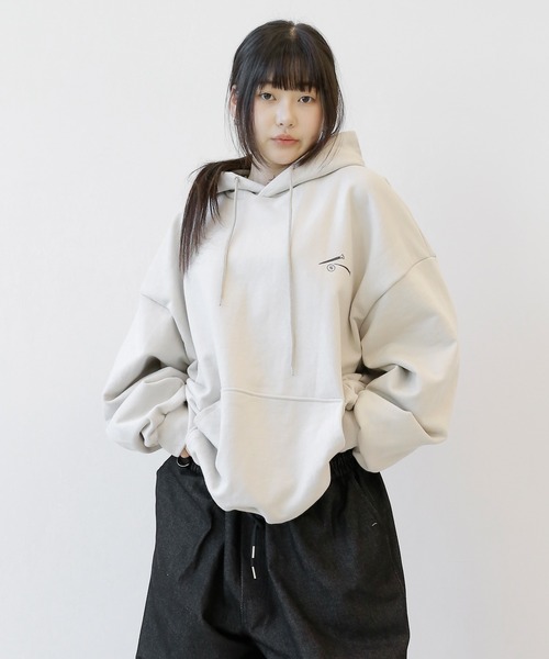 minsobi(ミンソビ)の「ネイルヘビーフーディー プルオーバーパーカー(スウェット・メンズ・ベージュ/ブラック・FREE)」の16枚目の写真