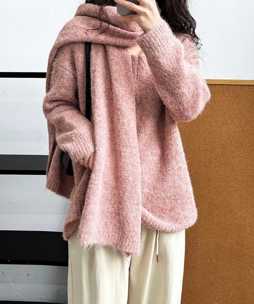 OSYAREVO(オシャレボ)の「マフラー付き Vネック ニット トップス(ニット/セーター・レディース・ピンク系その他/ベージュ/チャコール・FREE)」の4枚目の写真