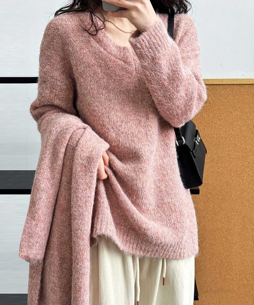 OSYAREVO(オシャレボ)の「マフラー付き Vネック ニット トップス(ニット/セーター・レディース・ピンク系その他/ベージュ/チャコール・FREE)」の5枚目の写真