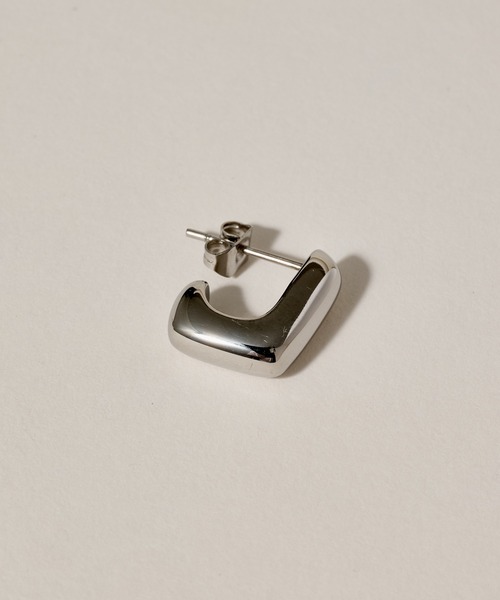 novice（ノーヴィス）の「【novice】Square Hoop Pierce［Stainless］（ピアス（両耳用）・レディース・ゴールド/シルバー・FREE）」の3枚目の写真