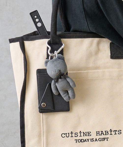 BIRTHDAY BAR(バースデイバー)の「oshi_ro トレカケース 推し活(パスケース・レディース・パープル/イエロー/オレンジ/ブラック/グリーン/ピンク/レッド/ブルー・0)」の14枚目の写真