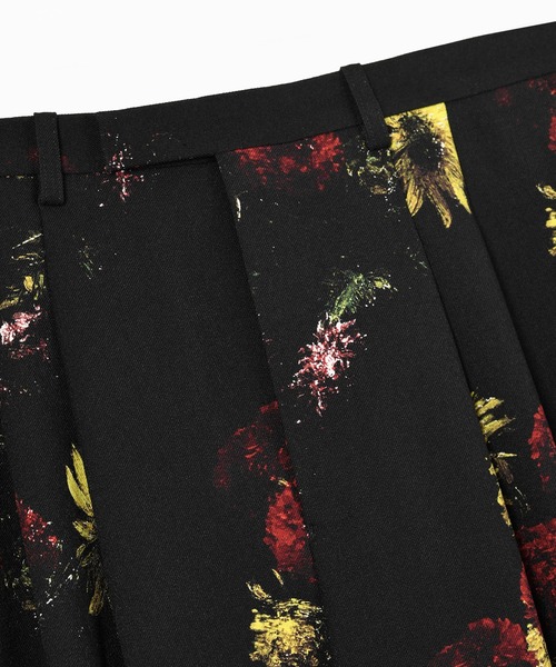 LAD MUSICIAN（ラッドミュージシャン）の「CARNATION 2TUCK WIDE FLARE 