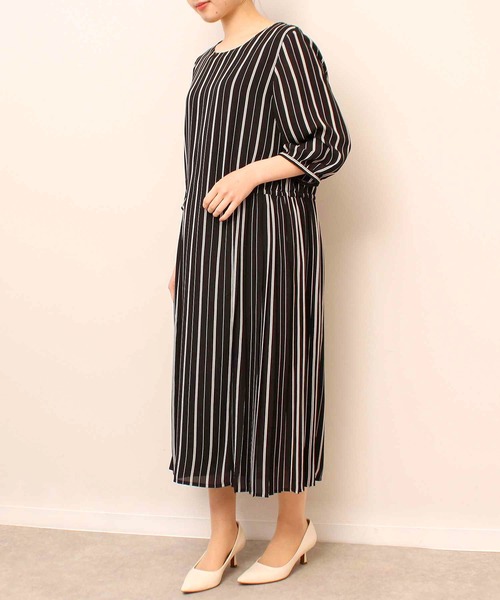 fleur by mint breeze(フルールバイミントブリーズ)の「【L~5L 大きいサイズ】ストライプ サイド プリーツ ワンピース(ワンピース・レディース・ブラック/ブルー・5L/4L/3L/LL/L)」の12枚目の写真