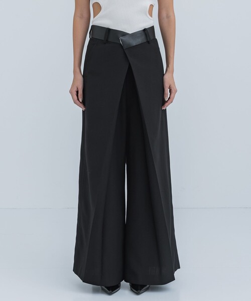 STUDIOUS(ステュディオス)の「【STUDIOUS/ステュディオス】フェイクリネンフレアトラウザーパンツ(その他パンツ・レディース・ブラック/ベージュ・1/2)」の5枚目の写真