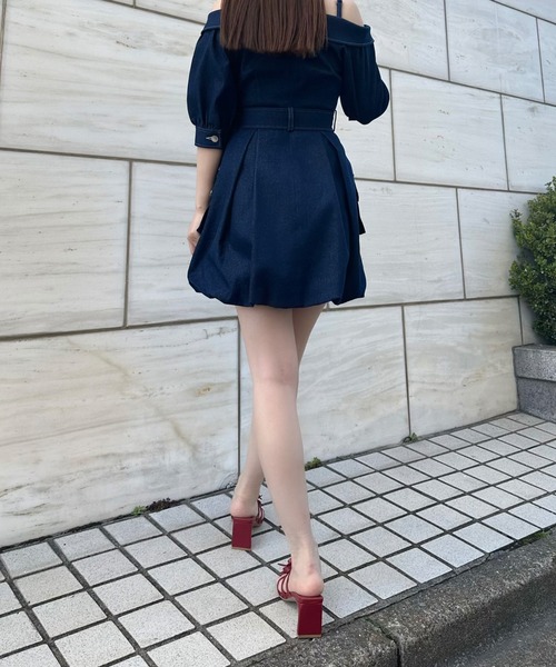 EIMY ISTOIRE(エイミーイストワール)の「オフショルダーバルーンミニワンピース(ワンピース・レディース・ベージュ/インディゴブルー/ホワイト・S/M)」の9枚目の写真