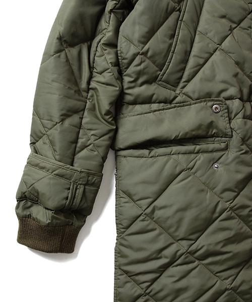 BEAMS LIGHTS Men's(ビームスライツ メンズ)の「Sempach / キルティングフードコート(ダウンジャケット/コート・メンズ・オリーブ/ブラック・MEDIUM/SMALL)」の11枚目の写真
