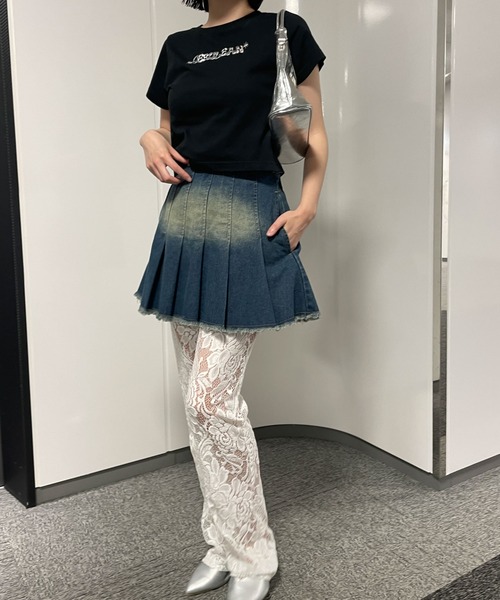 WEGO（ウィゴー）の「WEGO/ヴィンテージウォッシュデニムプリーツスカパン（デニムスカート・レディース・ブラック系その他/スカイブルー/ブルー系1・FREE）」の6枚目の写真