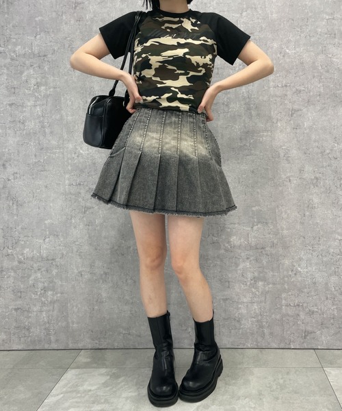 WEGO（ウィゴー）の「WEGO/ヴィンテージウォッシュデニムプリーツスカパン（デニムスカート・レディース・ブラック系その他/スカイブルー/ブルー系1・FREE）」の4枚目の写真