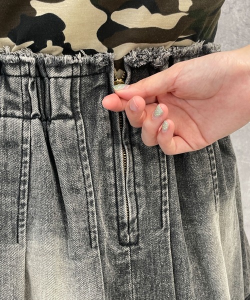 WEGO（ウィゴー）の「WEGO/ヴィンテージウォッシュデニムプリーツスカパン（デニムスカート・レディース・ブラック系その他/スカイブルー/ブルー系1・FREE）」の8枚目の写真