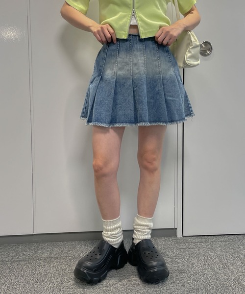 WEGO（ウィゴー）の「WEGO/ヴィンテージウォッシュデニムプリーツスカパン（デニムスカート・レディース・ブラック系その他/スカイブルー/ブルー系1・FREE）」の13枚目の写真