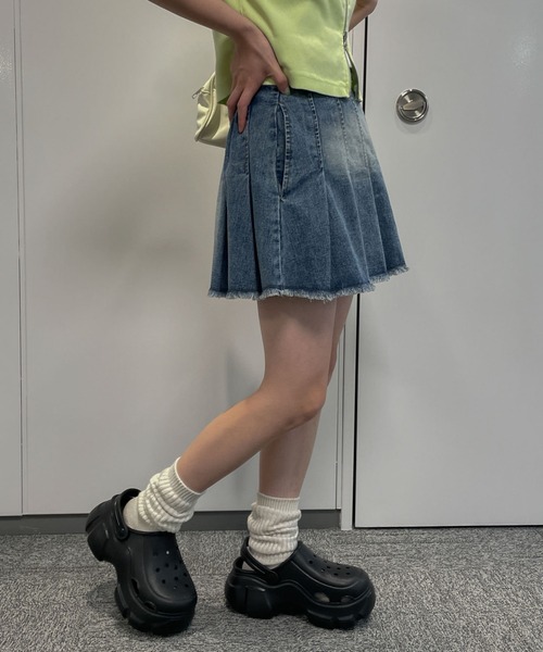 Misbhv 関税込 サンセットウォッシュデニムプリーツスカート GUESS(ゲス) JAPAN 公式オンラインストア | GUESS JAPAN
