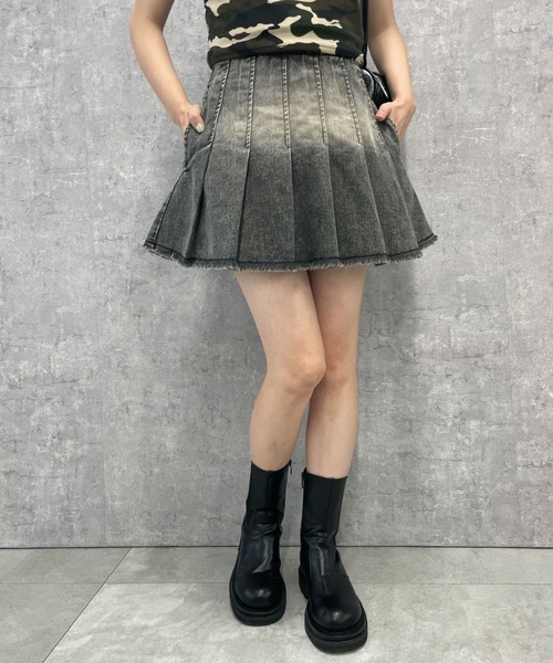 WEGO（ウィゴー）の「WEGO/ヴィンテージウォッシュデニムプリーツスカパン（デニムスカート・レディース・ブラック系その他/スカイブルー/ブルー系1・FREE）」の9枚目の写真