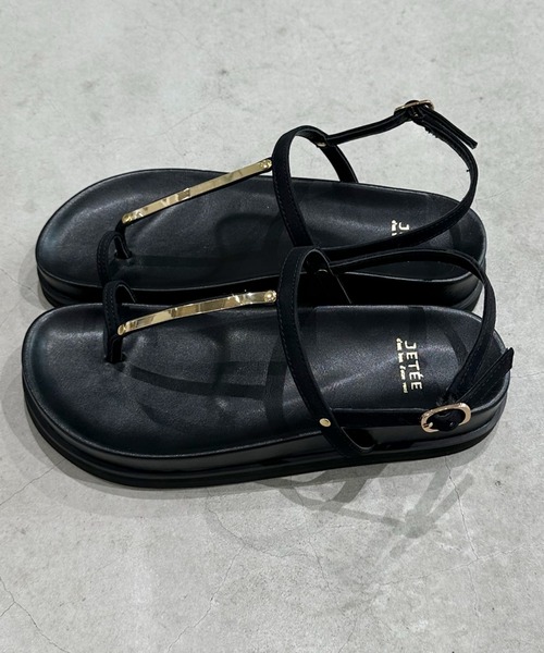 【極美品】◾️チンツィアアライア◾️トングサンダル◾️バックジップ◾️本革◾️ブラック セール】メタルパーツトングサンダル(サンダル)|DOUX
