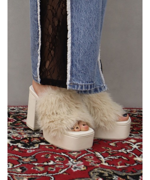 EVRIS(エヴリス)の「フェイクファーサボ(サンダル・レディース・レッド/ホワイト/ブラック・SMALL/LARGE/MEDIUM)」の20枚目の写真