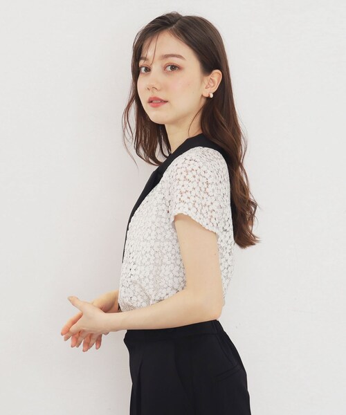 index(インデックス)の「◆ミニフラワーレースボウタイブラウス【洗濯機洗い可/イージーアイロン】(シャツ/ブラウス・レディース・ブルー系5/ベージュ系その他7/チャコール/アイボリー系4・36/42/40/38)」の5枚目の写真