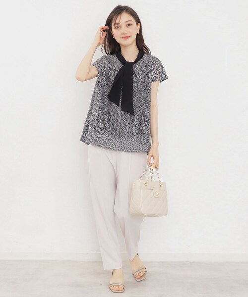 index(インデックス)の「◆ミニフラワーレースボウタイブラウス【洗濯機洗い可/イージーアイロン】(シャツ/ブラウス・レディース・ブルー系5/ベージュ系その他7/チャコール/アイボリー系4・36/42/40/38)」の10枚目の写真