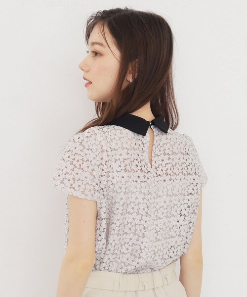 index(インデックス)の「◆ミニフラワーレースボウタイブラウス【洗濯機洗い可/イージーアイロン】(シャツ/ブラウス・レディース・ブルー系5/ベージュ系その他7/チャコール/アイボリー系4・36/42/40/38)」の13枚目の写真