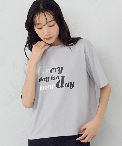 COMME CA ISM（コムサイズム）の「速乾　箔プリント Tシャツ（Tシャツ/カットソー・レディース・チャコール/ホワイト/ライトグレー・MEDIUM/LARGE）」の8枚目の写真