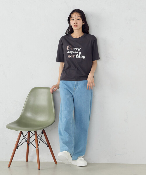 COMME CA ISM（コムサイズム）の「速乾　箔プリント Tシャツ（Tシャツ/カットソー・レディース・チャコール/ホワイト/ライトグレー・MEDIUM/LARGE）」の10枚目の写真
