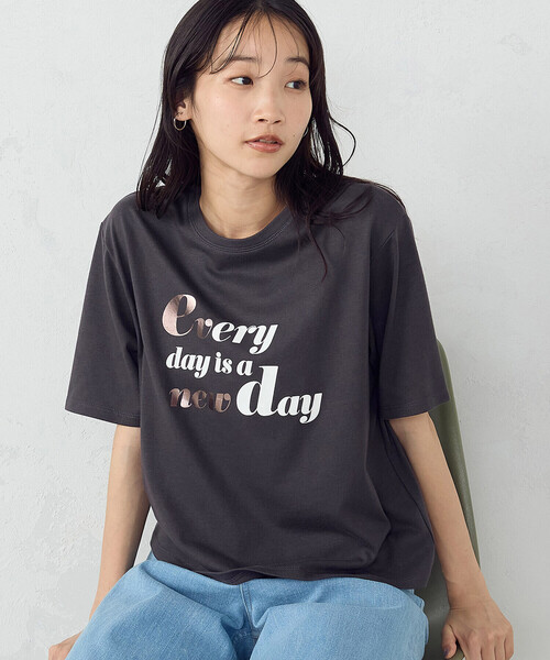 COMME CA ISM（コムサイズム）の「速乾　箔プリント Tシャツ（Tシャツ/カットソー・レディース・チャコール/ホワイト/ライトグレー・MEDIUM/LARGE）」の12枚目の写真