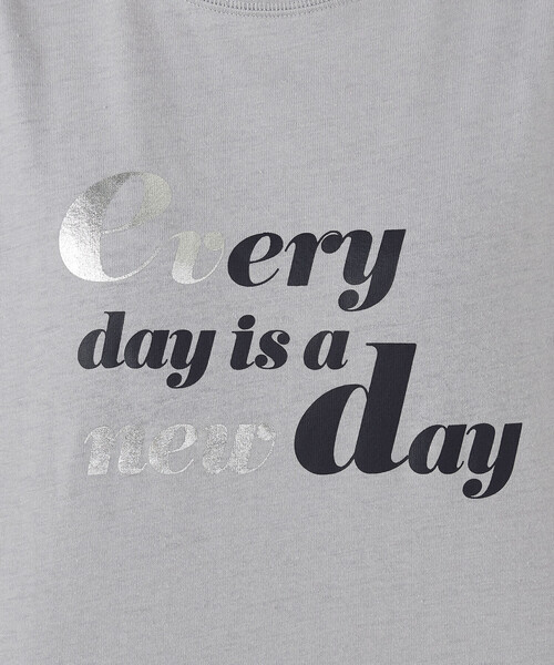 COMME CA ISM（コムサイズム）の「速乾　箔プリント Tシャツ（Tシャツ/カットソー・レディース・チャコール/ホワイト/ライトグレー・MEDIUM/LARGE）」の20枚目の写真