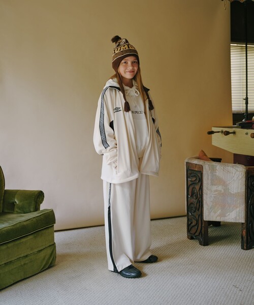 FREAK'S STORE(フリークスストア)の「UMBRO × FREAK'S STORE/アンブロ 別注 ジャガードロゴ イヤーキャップ/ニットキャップ/ビーニー(ニットキャップ/ビーニー・レディース・ナチュラル/パープル/ブラウン・ONE SIZE)」の4枚目の写真