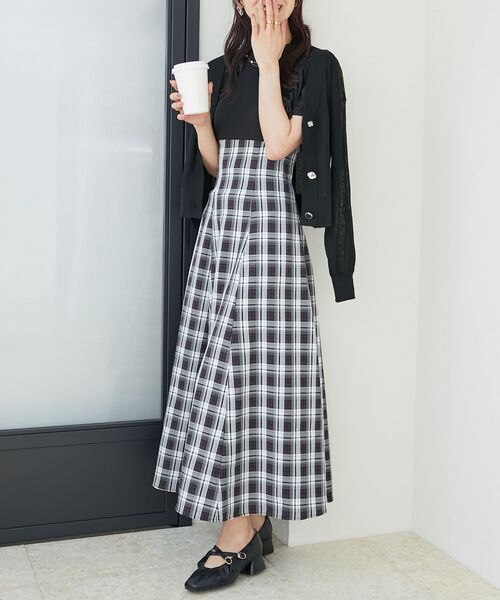 MAJESTIC LEGON(マジェスティックレゴン)の「フラワーモチーフボタンUVカットカーデ(カーディガン/ボレロ・レディース・ピンク/ブラック/ブルー系その他5/アイボリー・MEDIUM)」の14枚目の写真