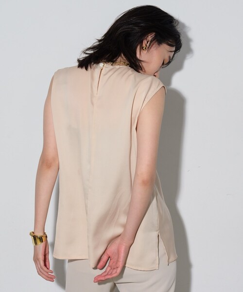 GALLEST（ギャレスト）の「◆ドレープサテンブラウス（シャツ/ブラウス・レディース・ベージュ/ブラック・38）」の9枚目の写真